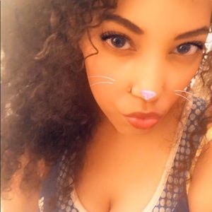 Meet your Posher, Lea